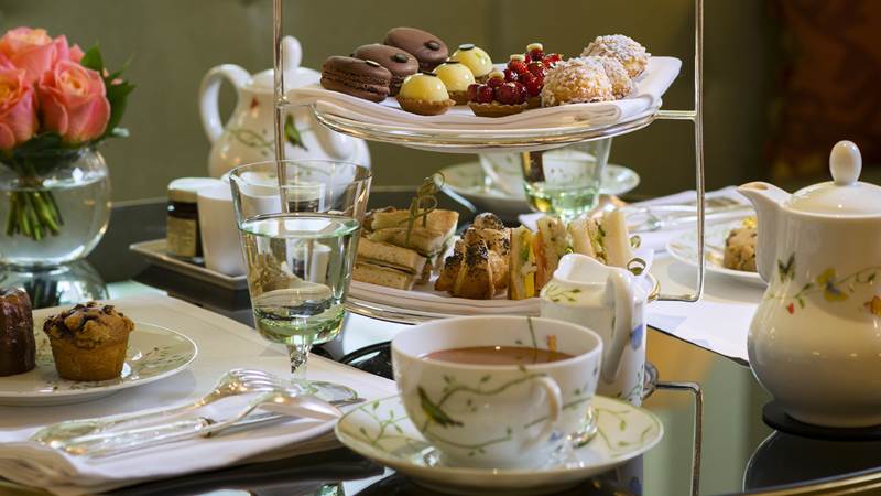 le-bristol-paris_cafe_antonia_tea-time