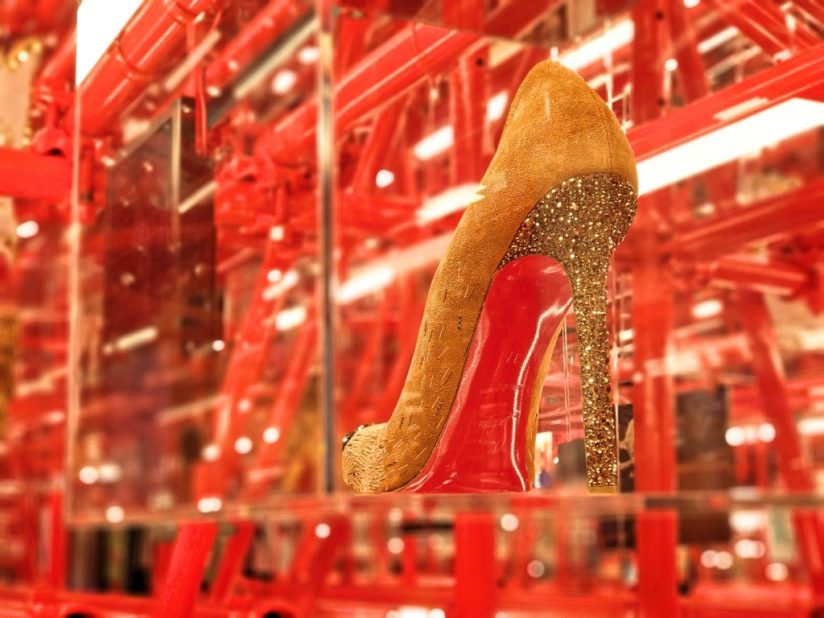 escarpin-semelle-rouge-louboutin-exposition