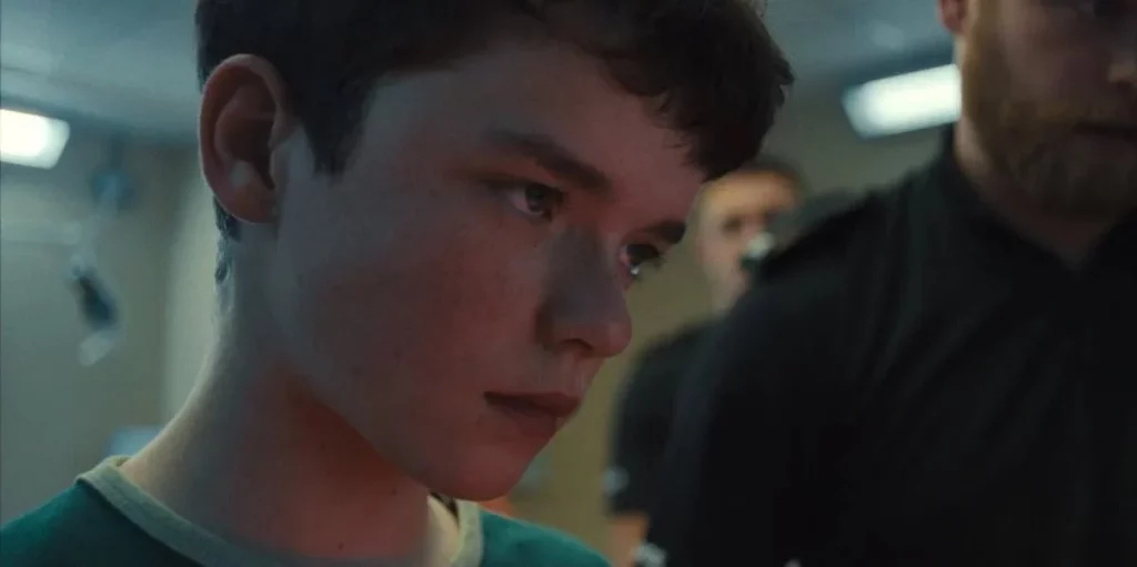 Portrait de jamie, adolescent de 13 ans, accusé du meurtre d'une camarade de classe. À retrouver dans la série intitulée Adolescence, diffusée sur Netflix